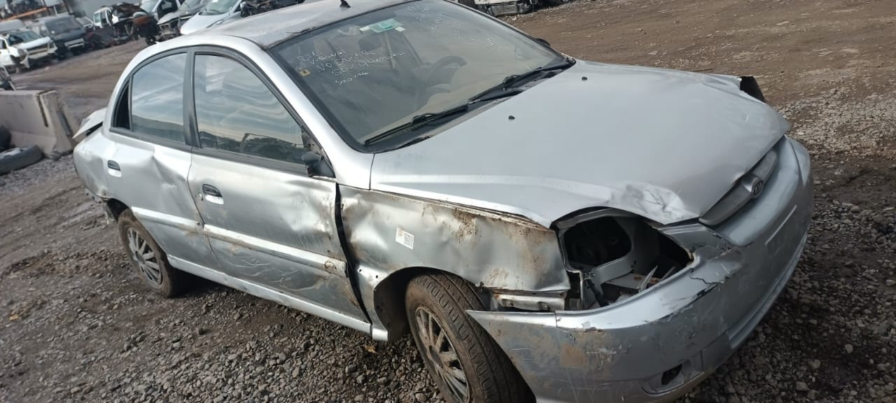 RIEL INYECCIóN Kia RIO 2003  USADO EN DESARME